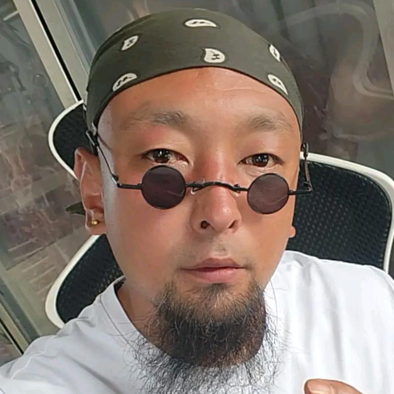 黢黑哥【灲袧漾ξw男人】