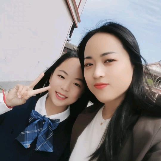 小思彤