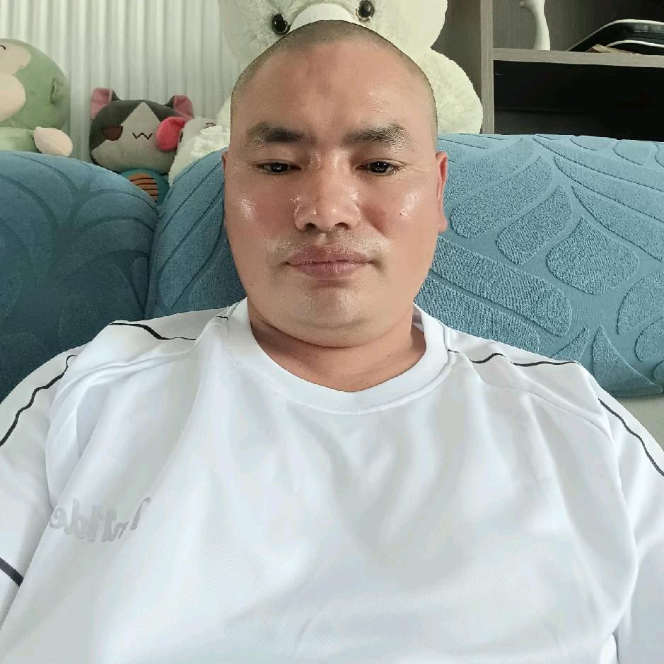 湖北亚轩服服饰有限公司欢迎你的加入