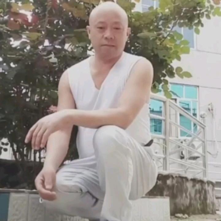，业余歌手，兄弟姐妹们支持我