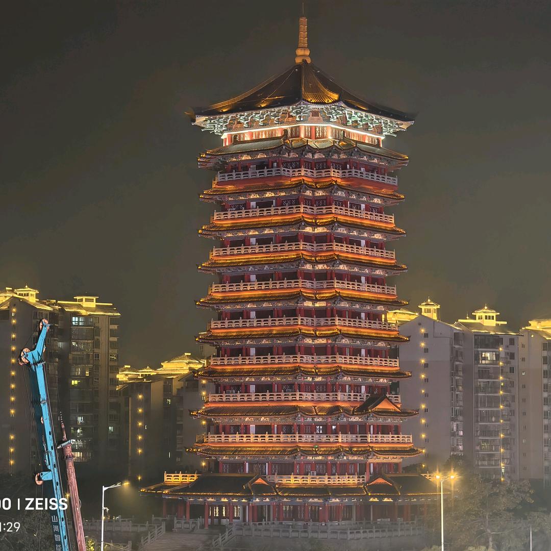 爆破福尔摩斯（狗桃的红粉头头）