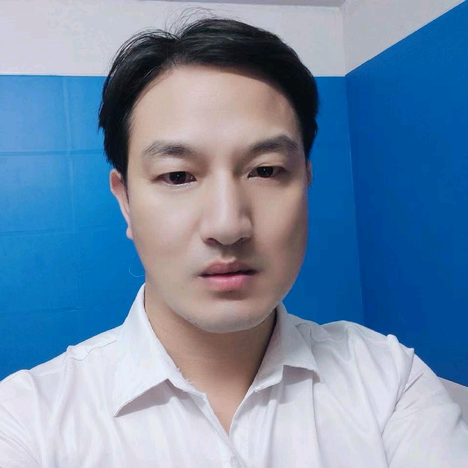 倚窗听云