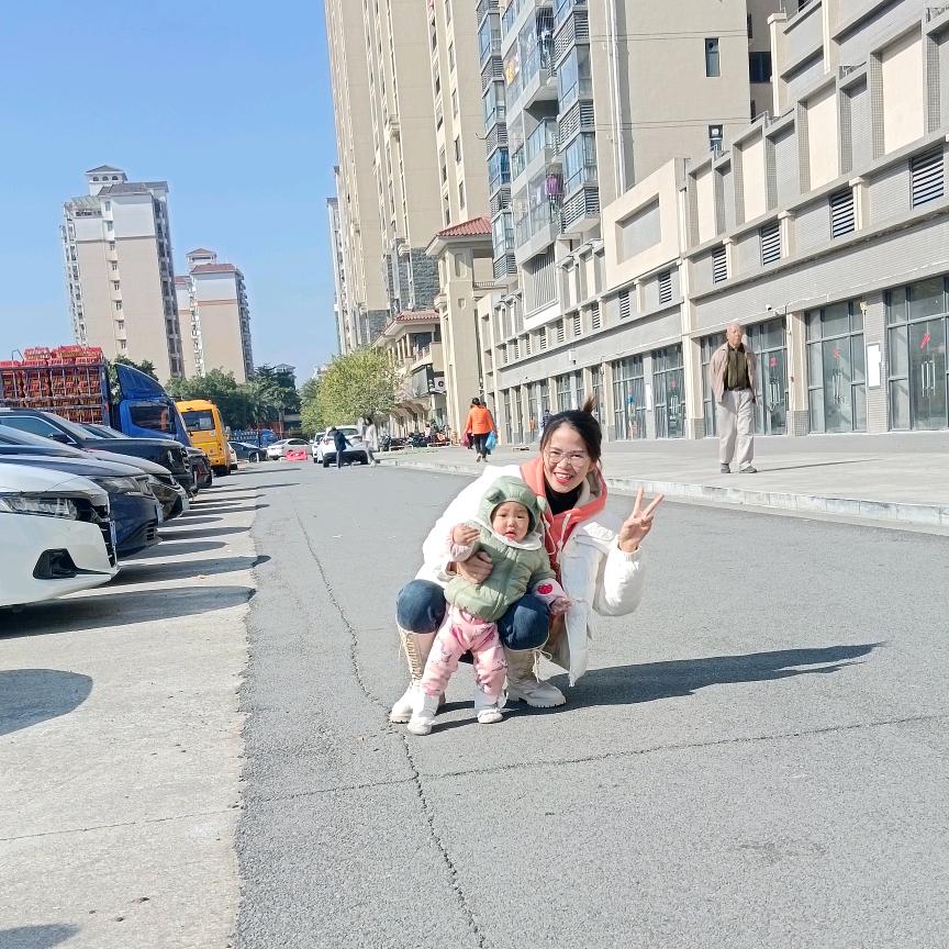 李小姐🐯🐯🐯🐯