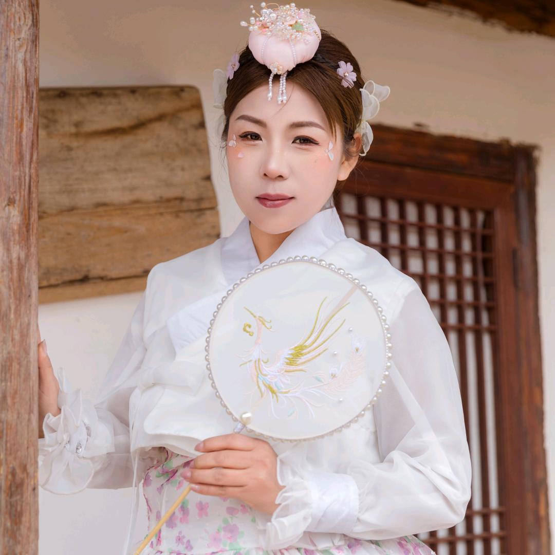 美娜娜