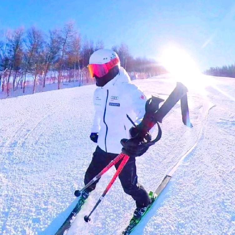 陈不语ski