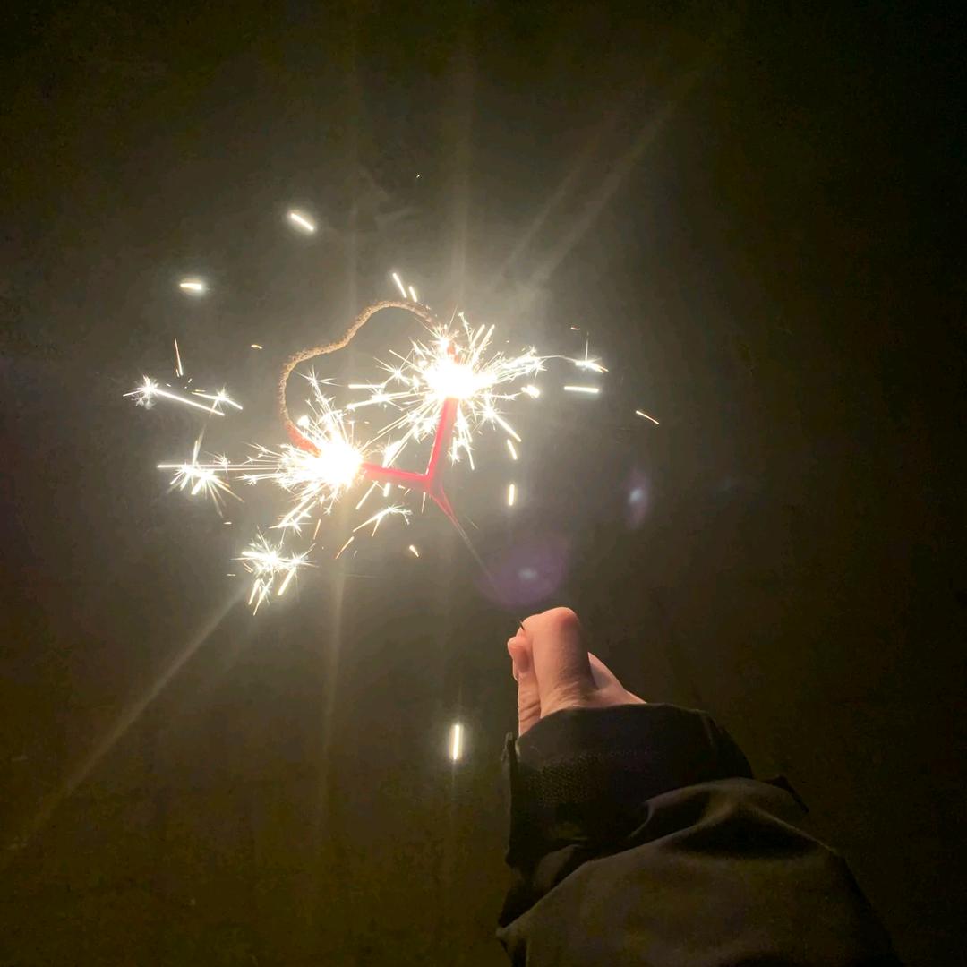 (｡･ω･｡)ﾉ♡爱财爱己(｡･ω･｡)