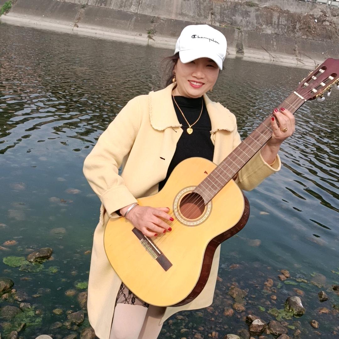 吕71年腊月猪没心没肺活着不累。