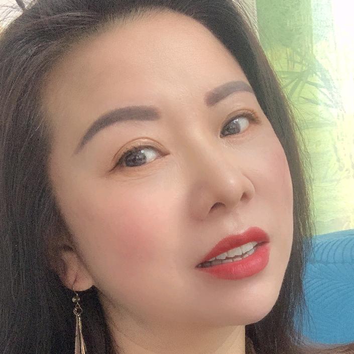 10元快剪理发店。开心老奶张姐