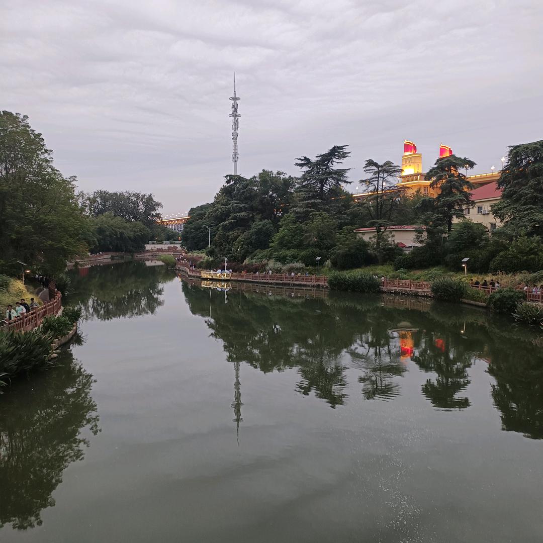 知心朋友🍓，🐯🐷