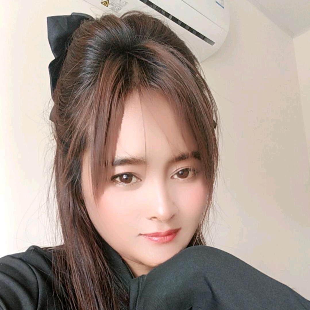 李依春，单亲妈妈