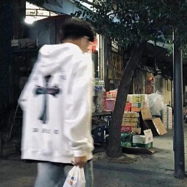 不吃肘击