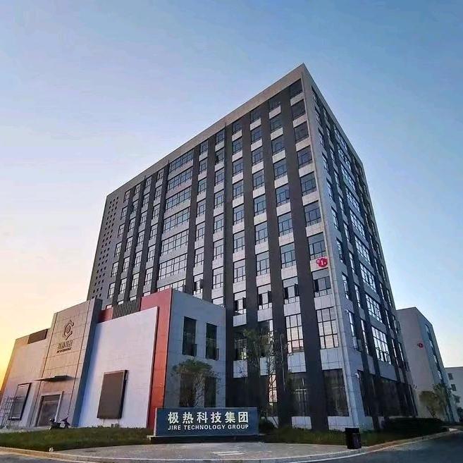 极热科技体验店店长——甄