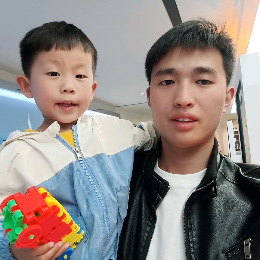 杨，飞