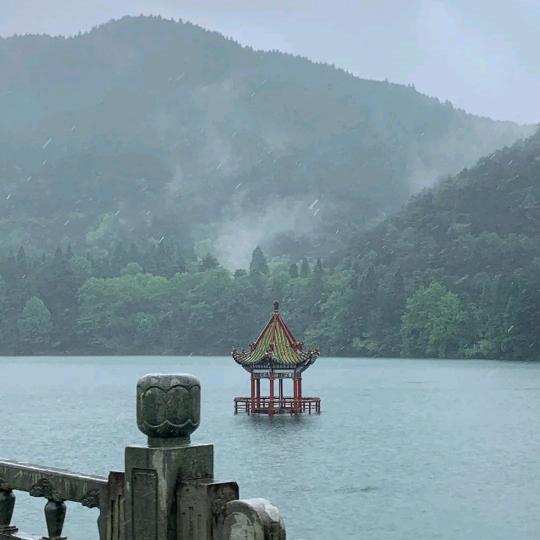 庐山烟雨