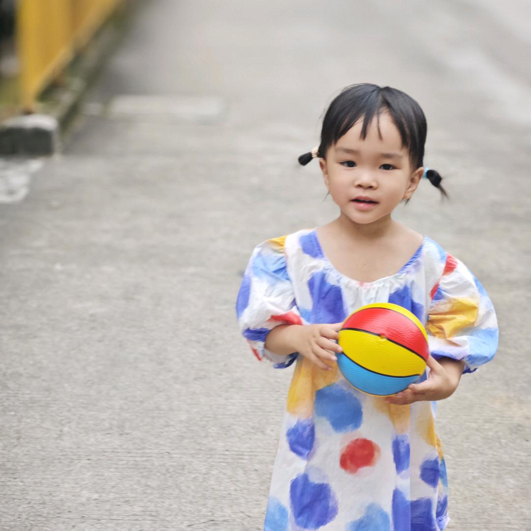 爱吃小星星的女孩