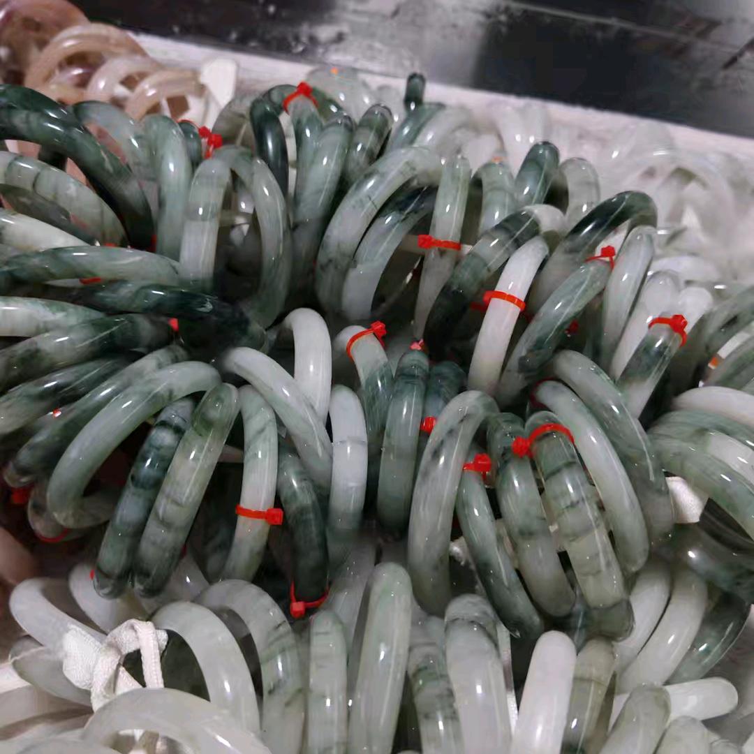 新疆天山翠玉镯