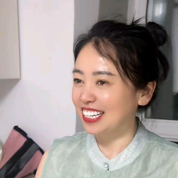 迷糊玉美（晚上九点半直播间不见不散)