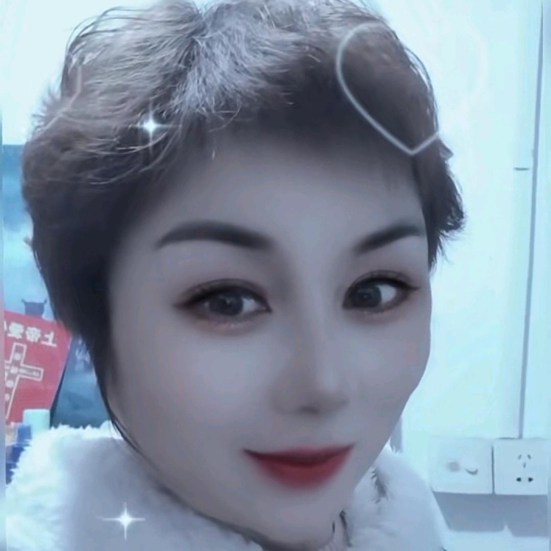爱笑的我🌻
