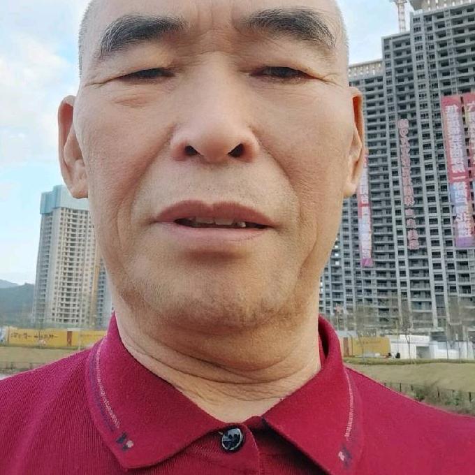 忠哥喜爱跳舞💃🏻喜欢唱歌