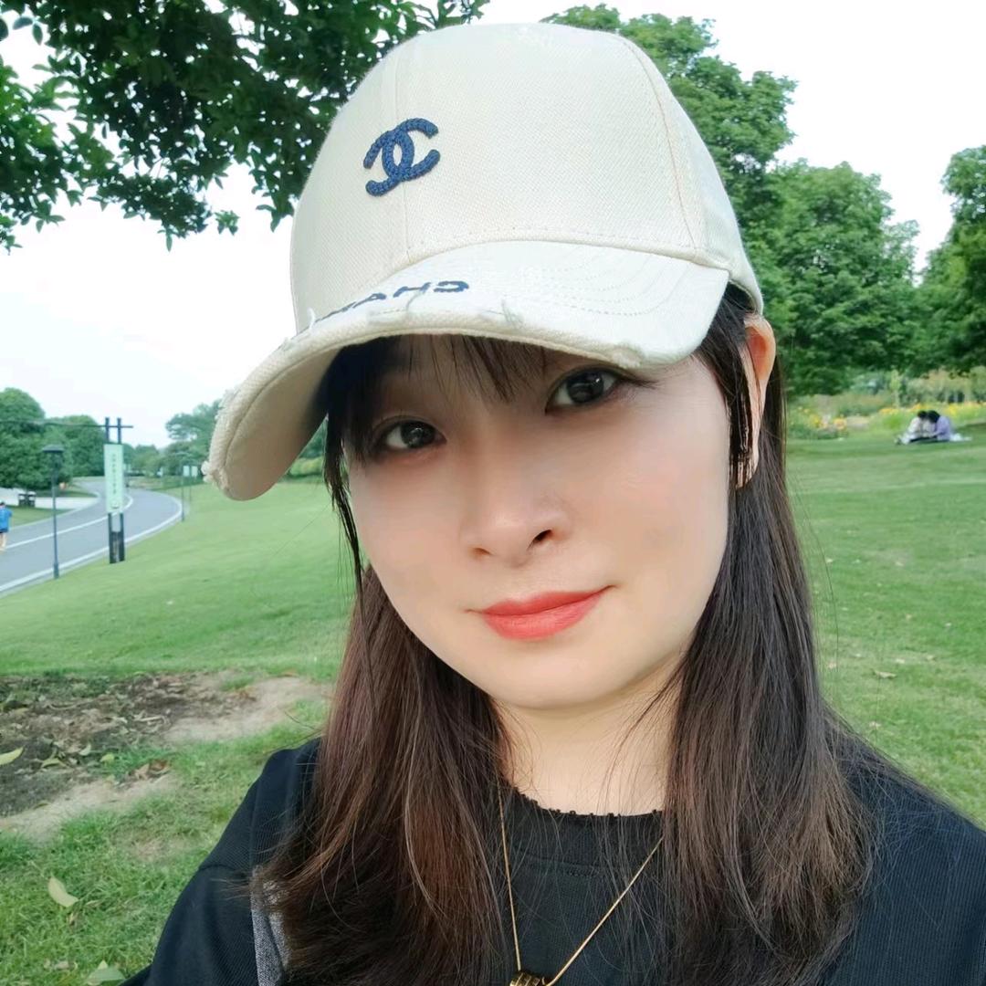 琼