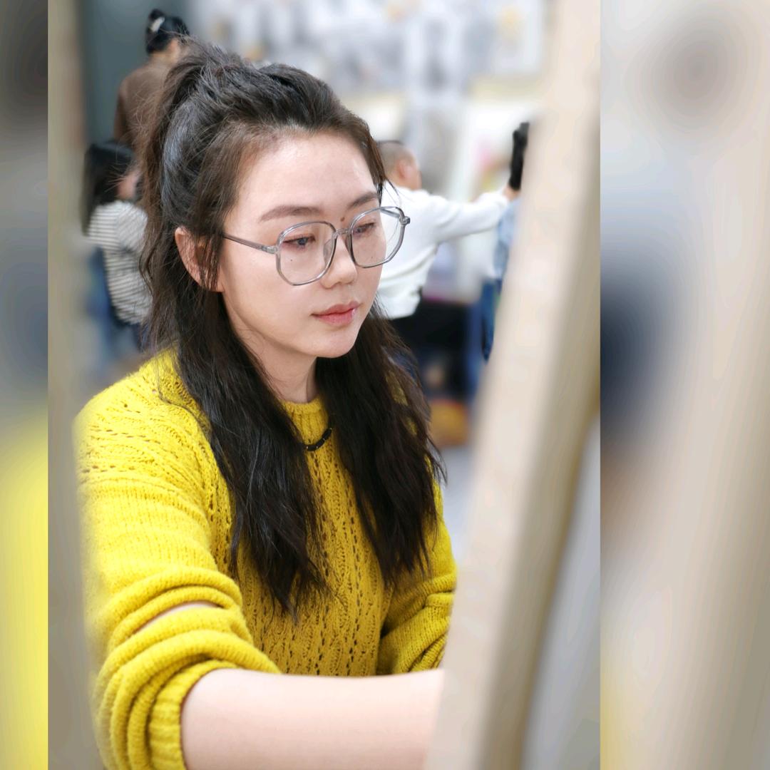 画画的小田妮（美上画室）