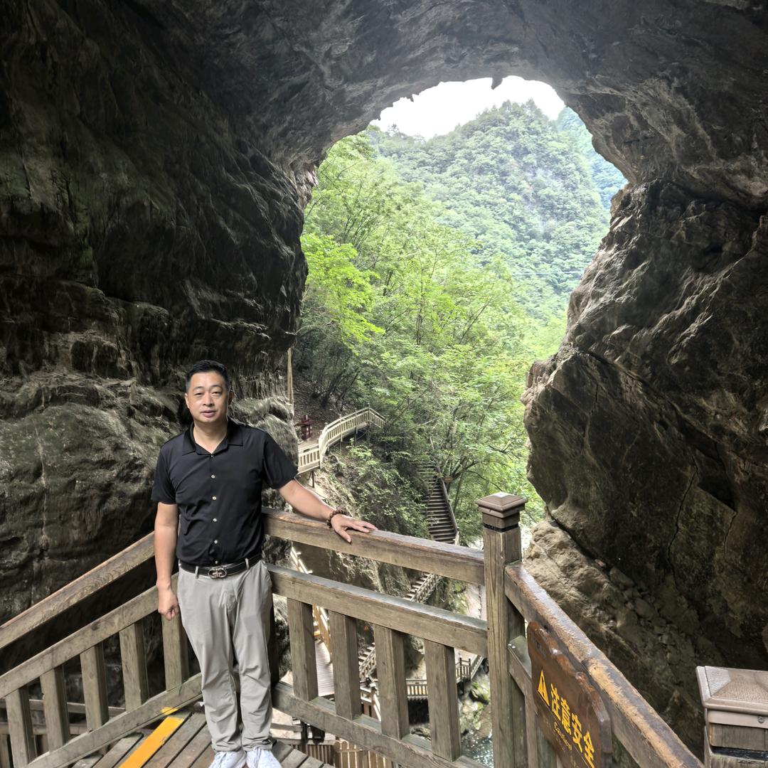 谷城县锦绣餐饮管理服务有限公司