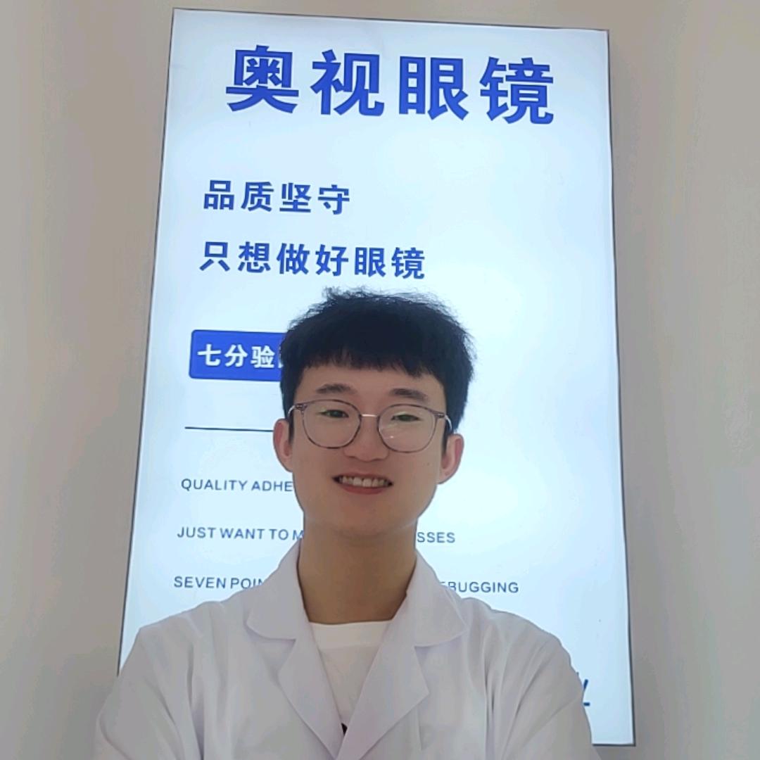 在丹东配眼镜的小黑