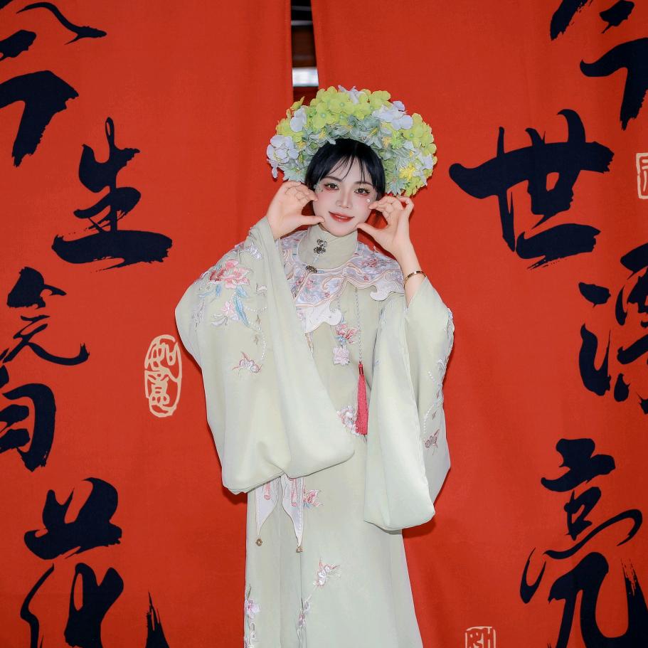 莹莹