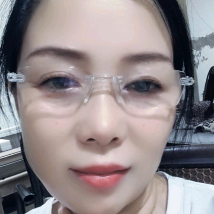 听雨红梅