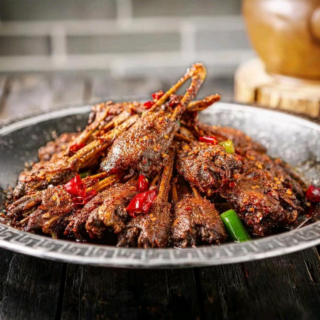 爱做江湖菜的崽炸弹小王子