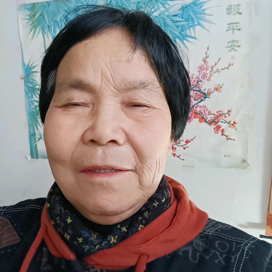 低调平凡。