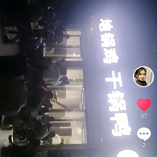 九哥锅忠锅，地锅鸡，干锅鸭。香辣虾