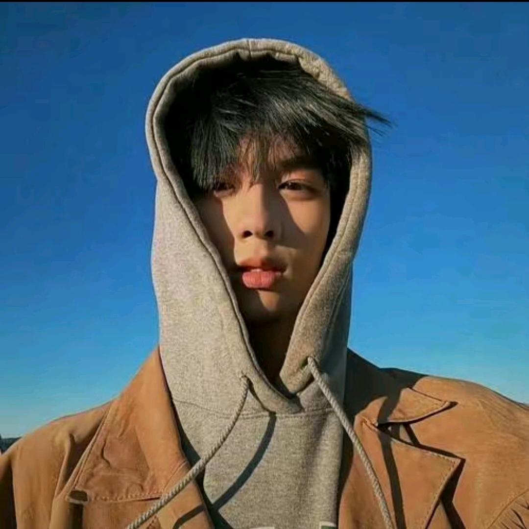 岳阳职院小蔡学长.