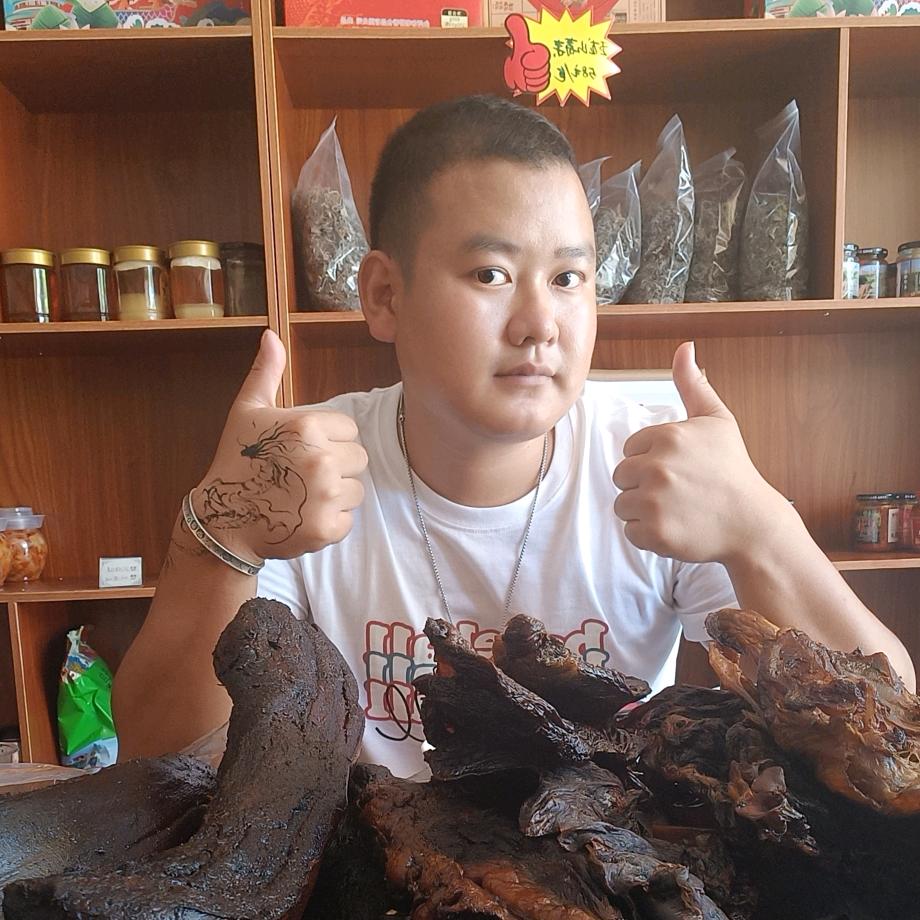 95后何文华