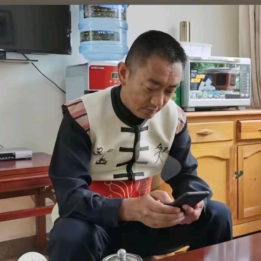云南丽江黑牛