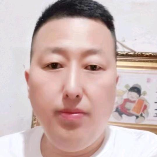 小崔在黑夜奔跑