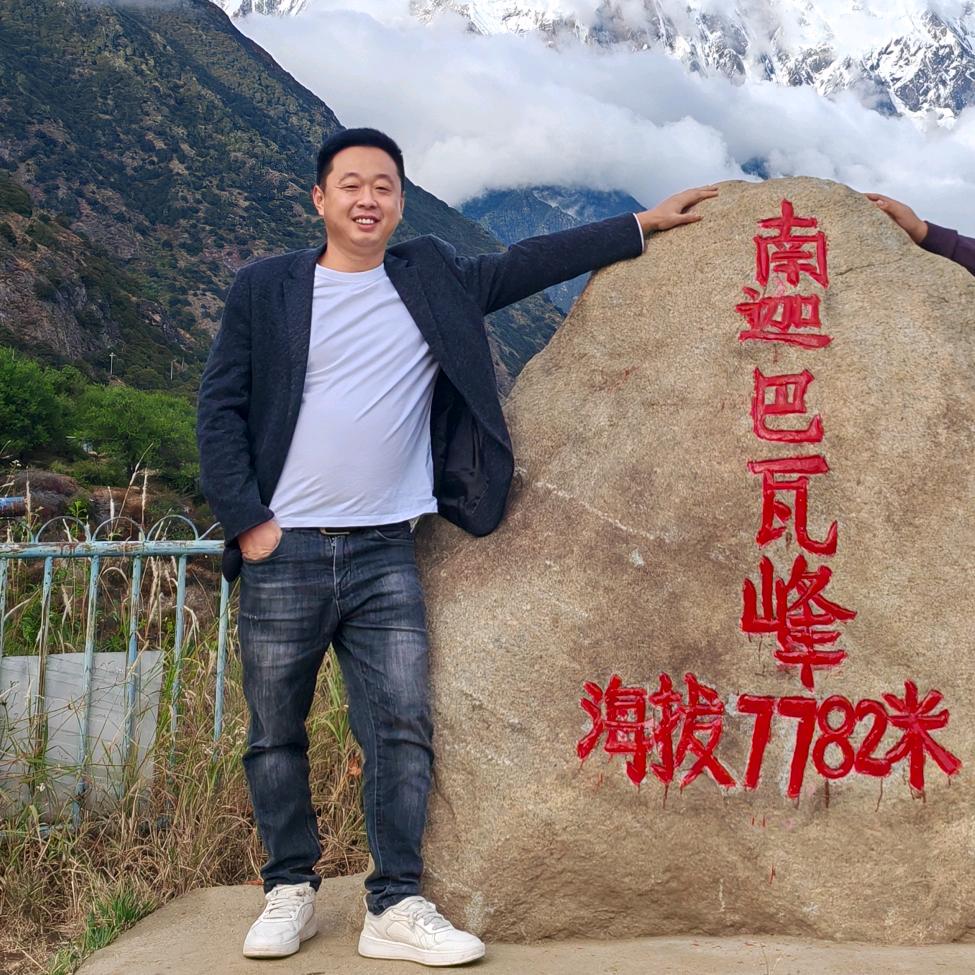 开火锅山庄李老板的品质生活