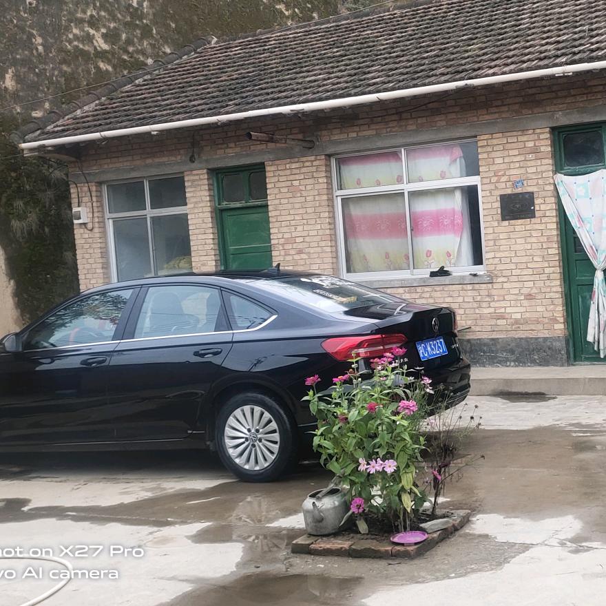 走不出的山沟沟，留在小县城