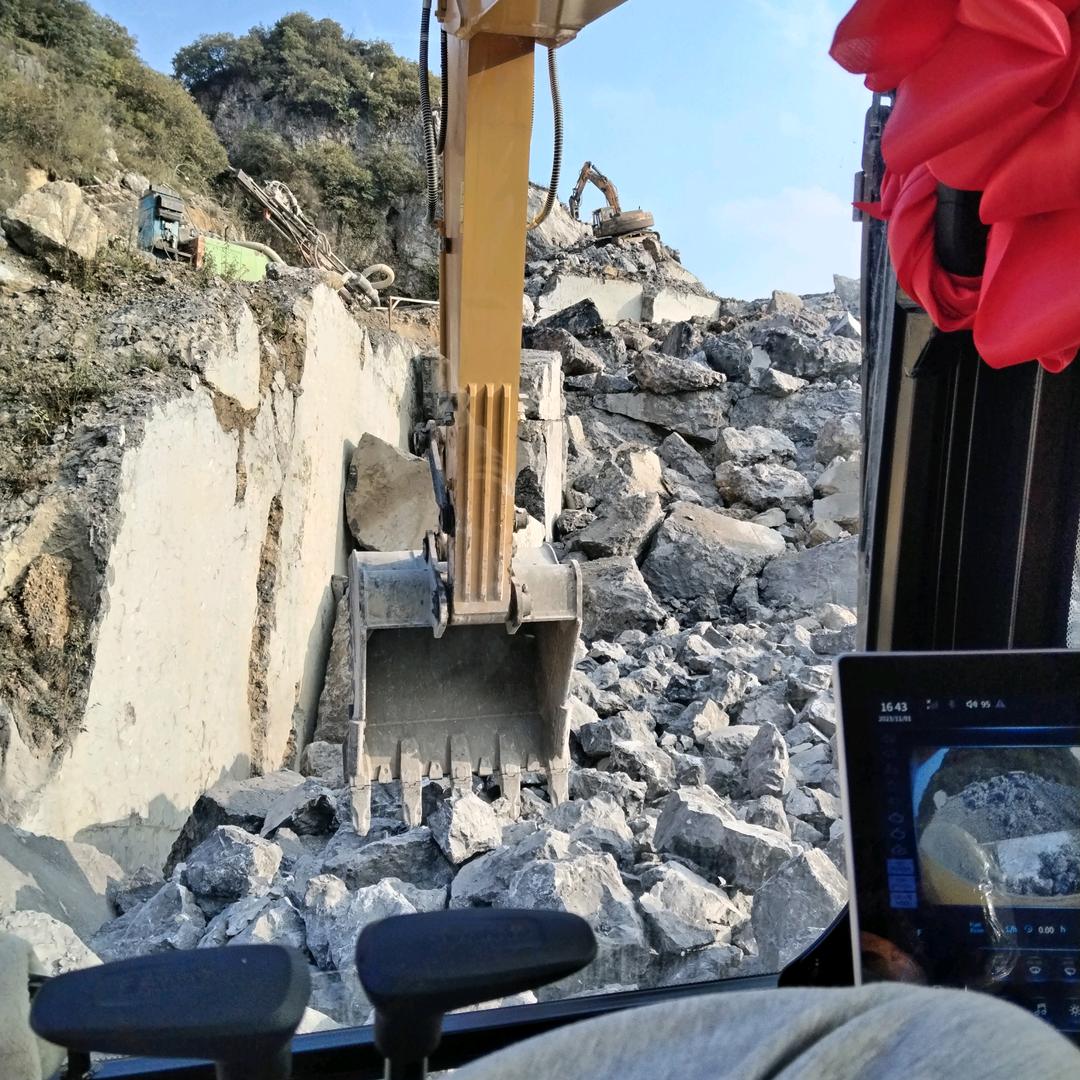 Allure 开挖机的小张