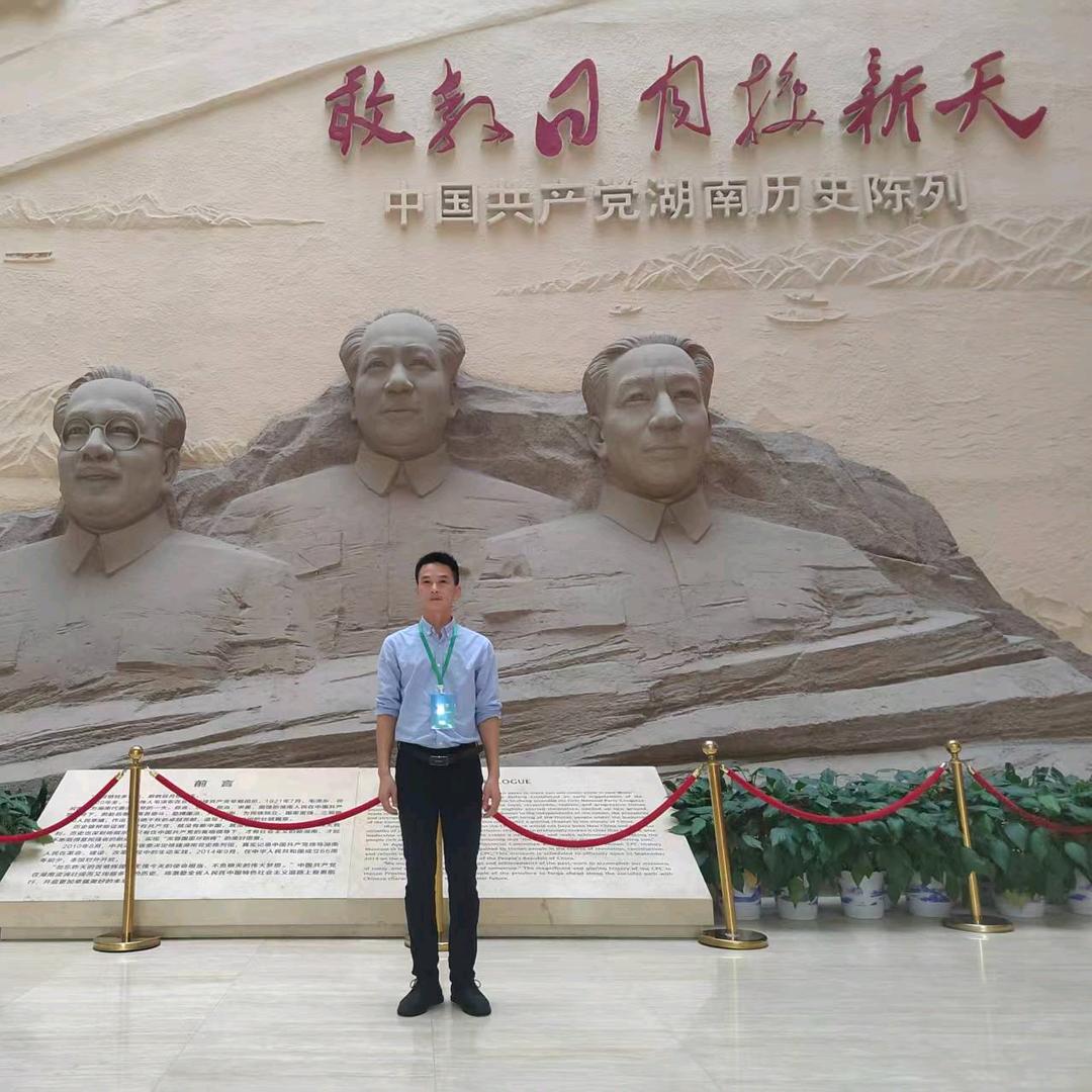 江联村书记单晓华
