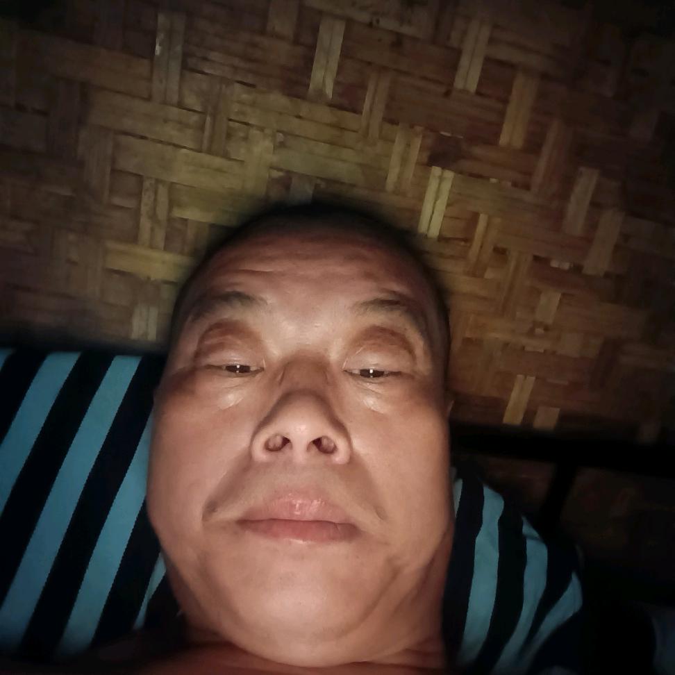 漠漠