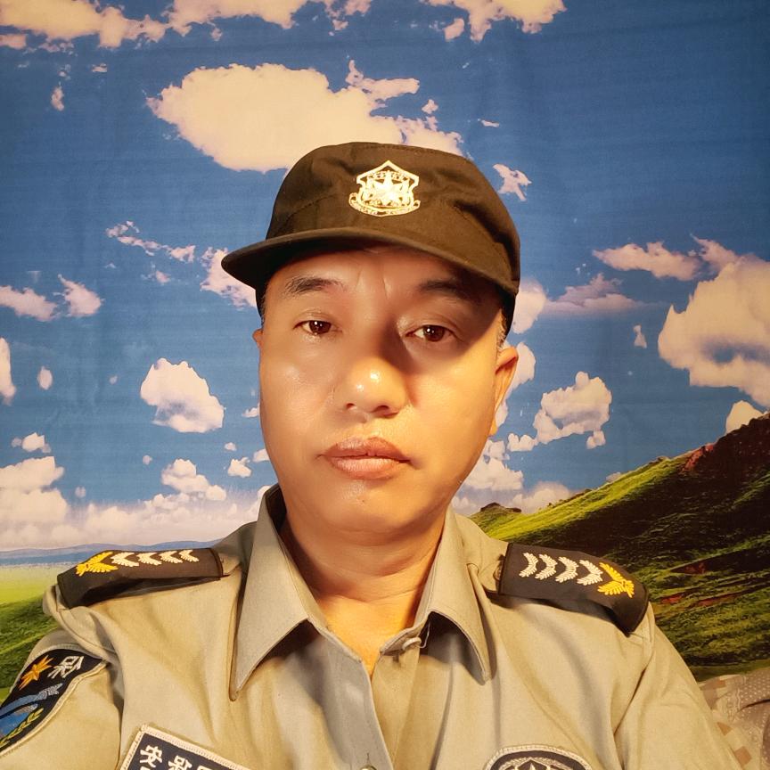 保安大叔爱唱歌