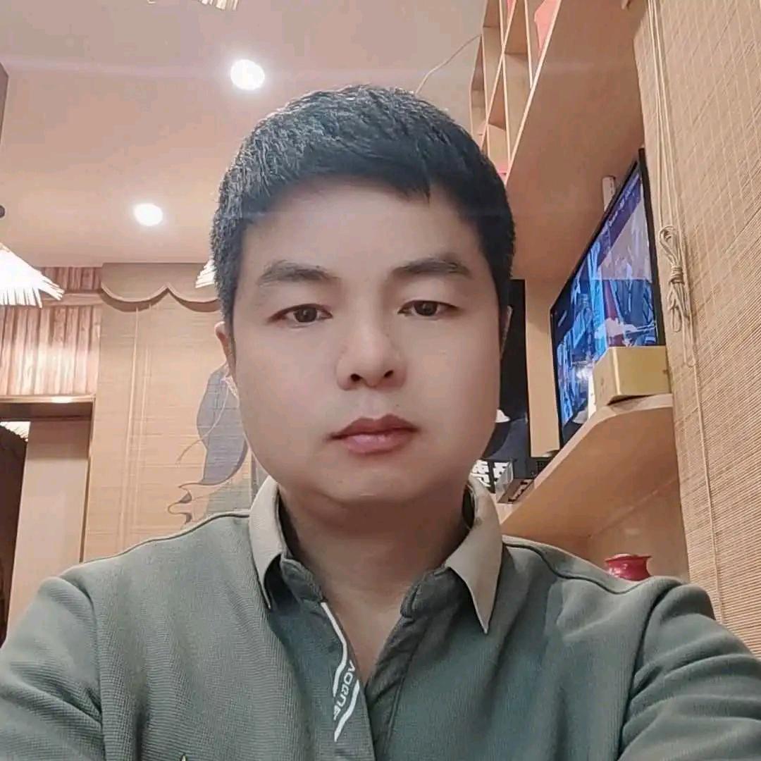 爱养鱼的小李