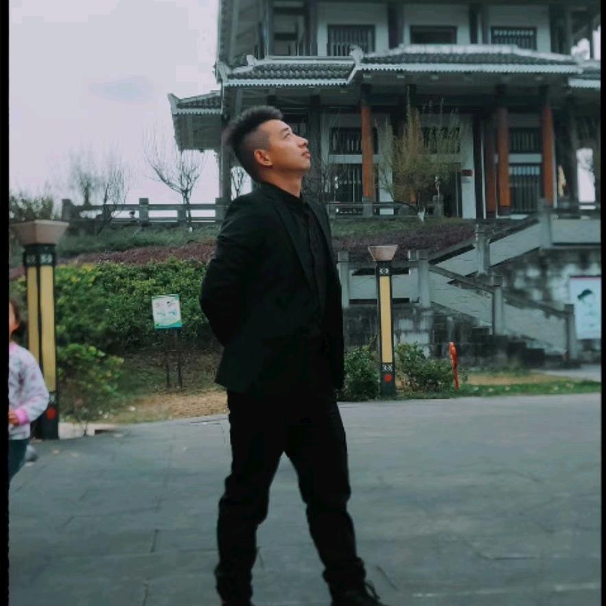 左左💫