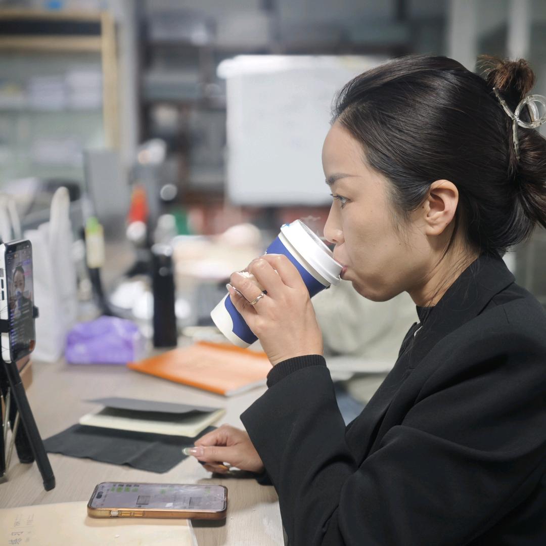 华洪圣达桥架丨吴先生