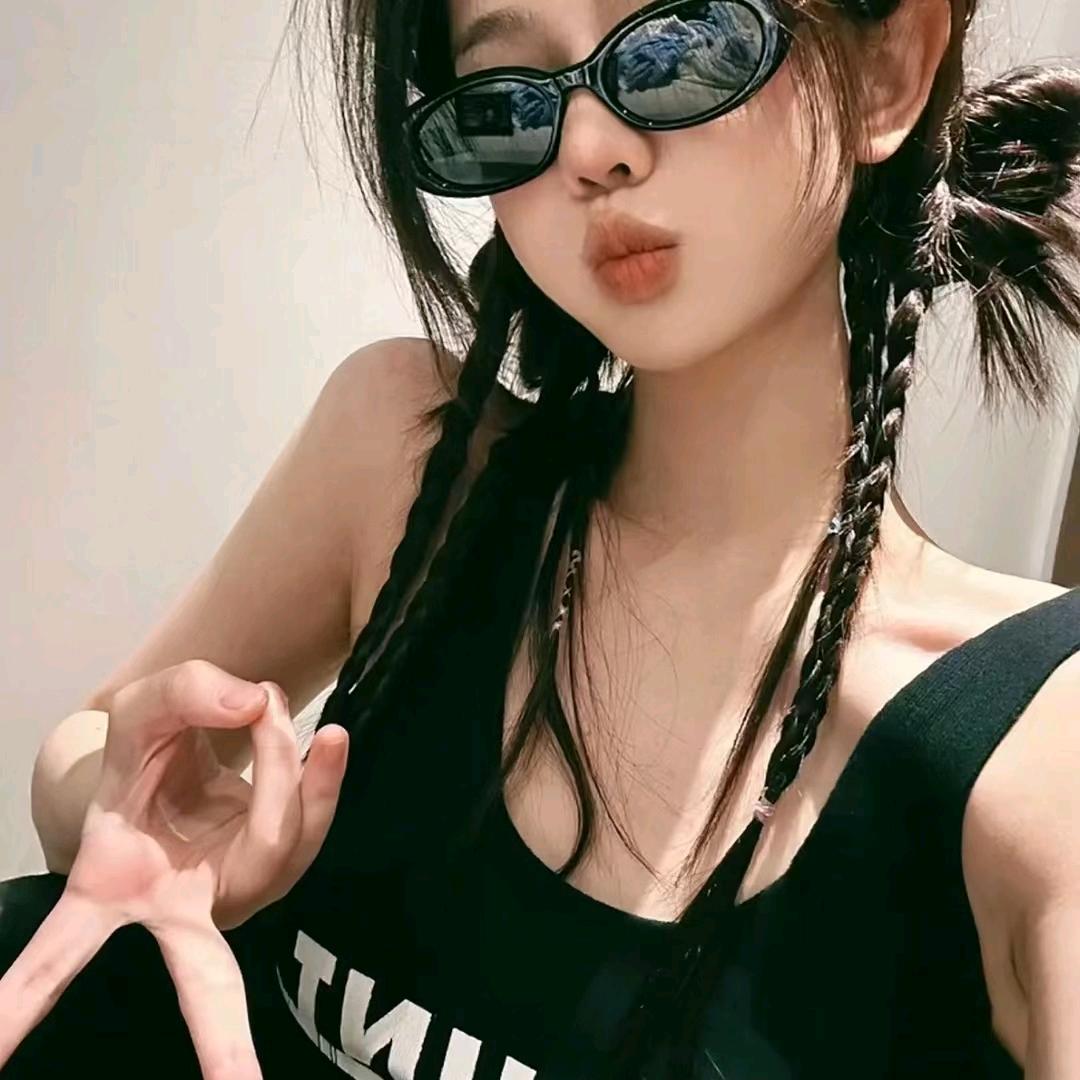 把爱绕成日落。