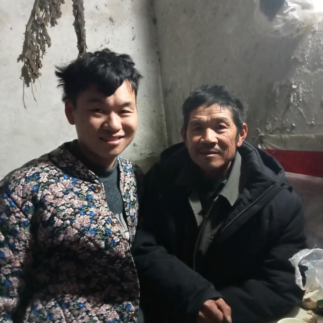 老   白 ，
