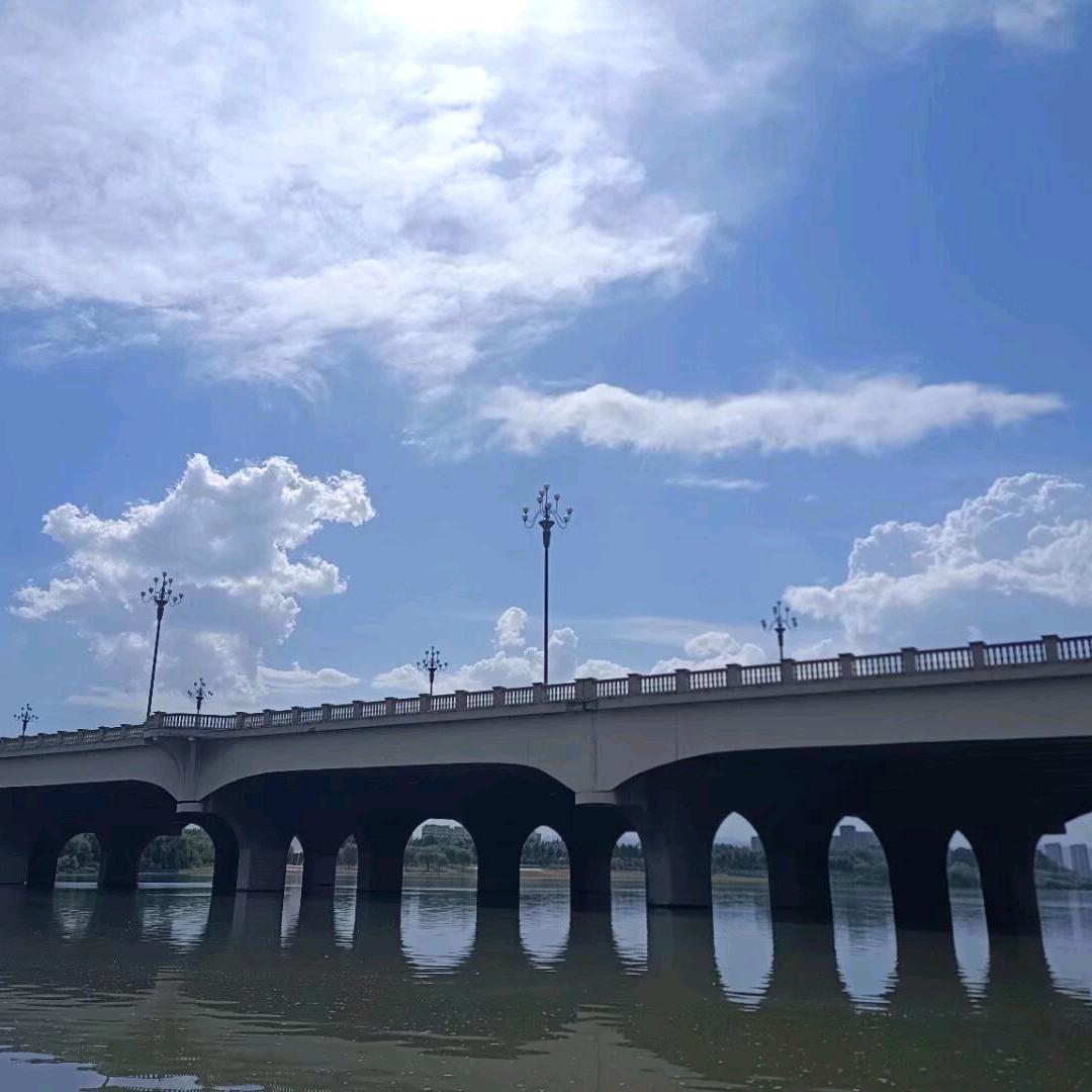 发现美  （美发沙龙）