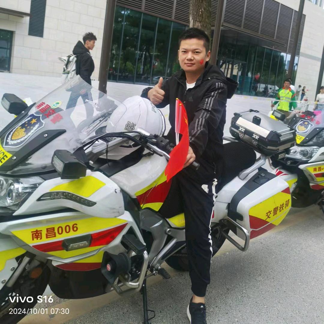 🇨🇳@໑ຼₒ₂₄晴空万李 ღ᭄