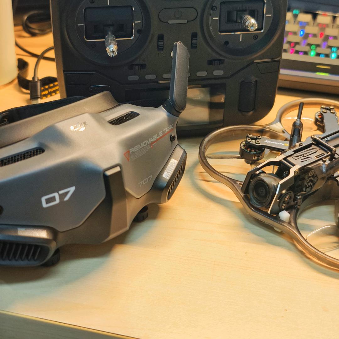 拾柒fpV穿越机👿